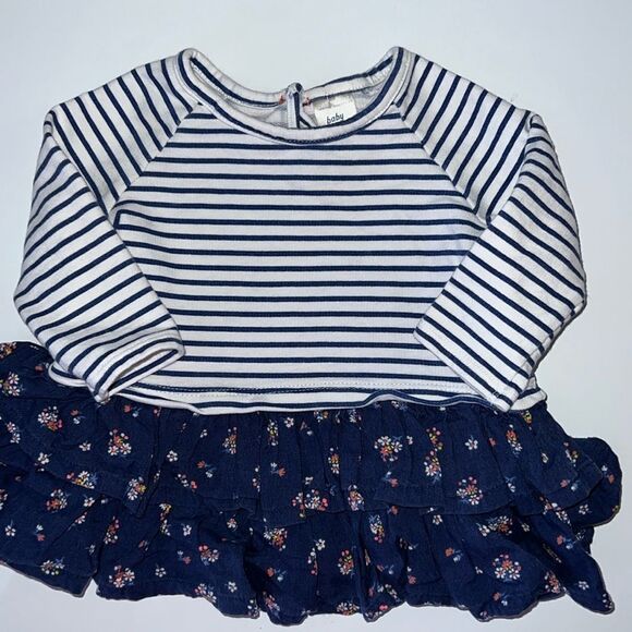 🛍PRETTY Little GIRLS DRESS SIZE 3 MONTHS 🛍 - Picture 1 of 6